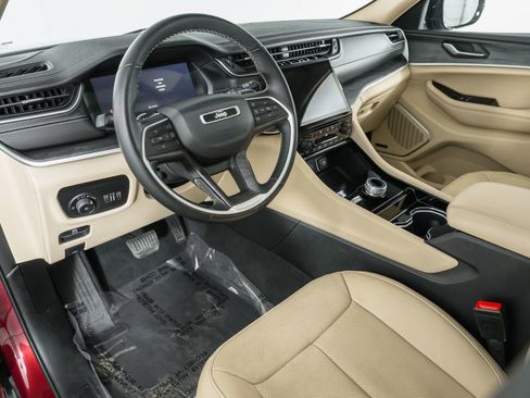 Used 2021 Jeep Grand Cherokee L Limited w/ Luxury Tech Group II image 21