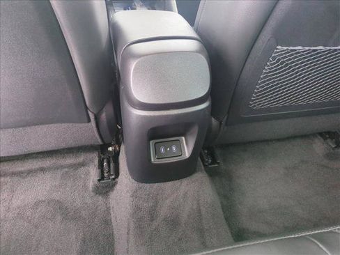 Certified 2025 Hyundai Elantra Limited FWD image 19