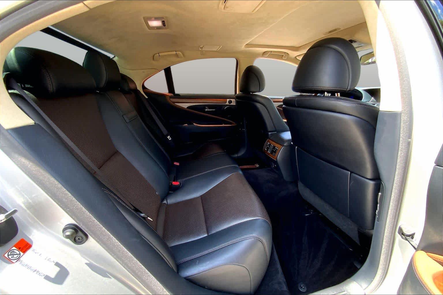 Used 2015 Lexus LS 460 w/ Comfort Package RWD image 20