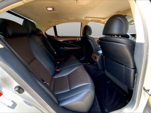 Used 2015 Lexus LS 460 w/ Comfort Package RWD image 20