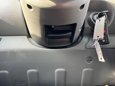 Used 2016 Nissan Frontier SV image 23