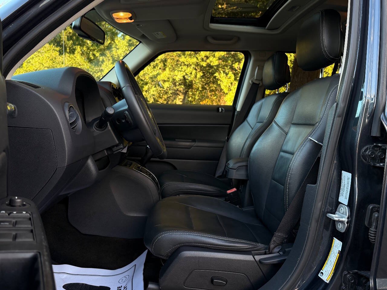 Used 2015 Jeep Patriot High Altitude AWD/4WD image 38