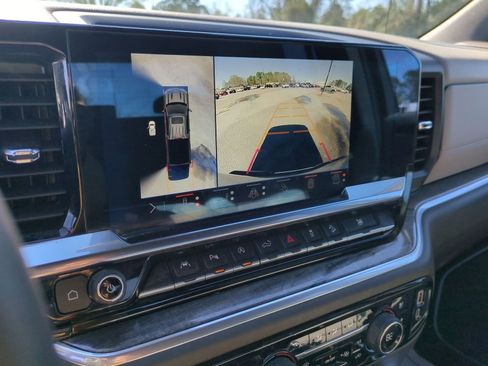 Certified 2025 Chevrolet Silverado 1500 LTZ image 15