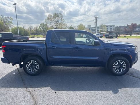 Used 2023 Nissan Frontier SV w/ SV Premium Package image 6