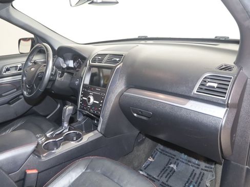 Used 2018 Ford Explorer Sport w/ Equipment Group 401A AWD/4WD image 45