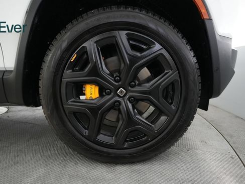 Used 2023 Rivian R1S Adventure AWD/4WD image 21