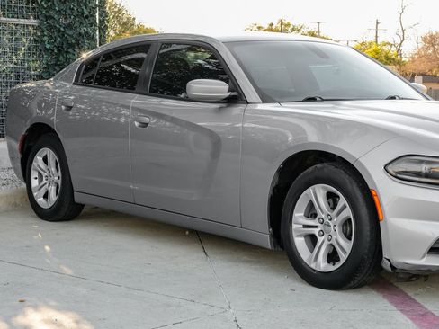 Used 2018 Dodge Charger SXT image 5