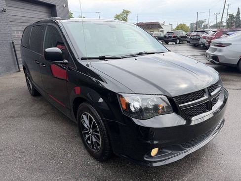 Used 2019 Dodge Grand Caravan GT FWD image 3