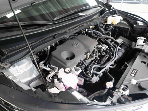 Used 2023 Toyota Sienna XLE FWD image 33