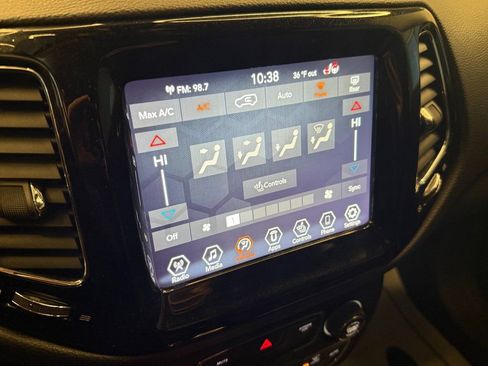 Used 2017 Jeep Compass Limited image 11