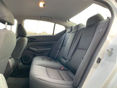 Used 2025 Nissan Altima 2.5 SV image 24