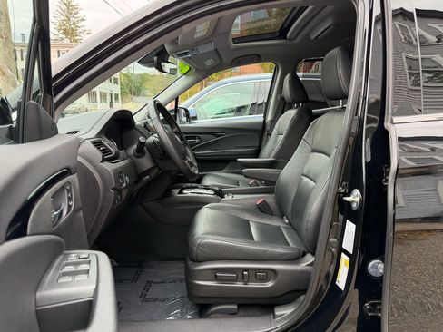 Used 2020 Honda Pilot Touring image 13