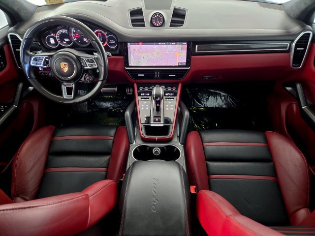Used 2020 Porsche Cayenne Turbo AWD/4WD image 4
