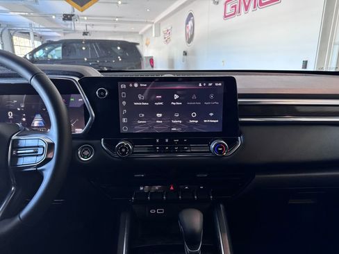 Certified 2025 GMC Canyon Elevation image 17