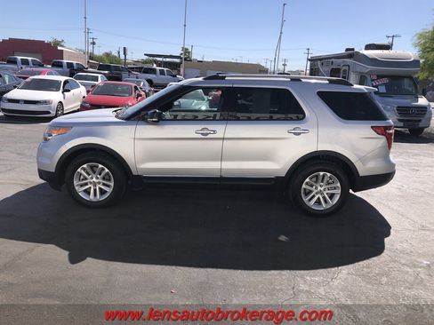 Used 2013 Ford Explorer XLT image 5