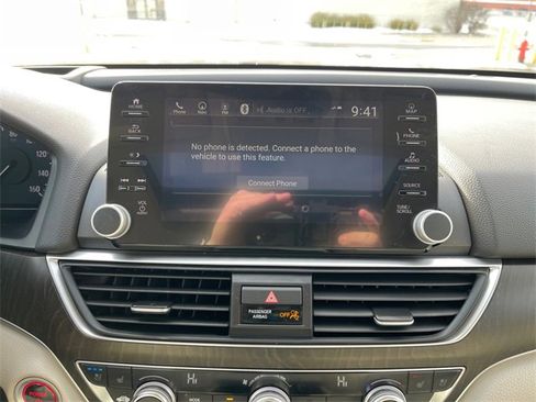 Used 2022 Honda Accord Touring image 29