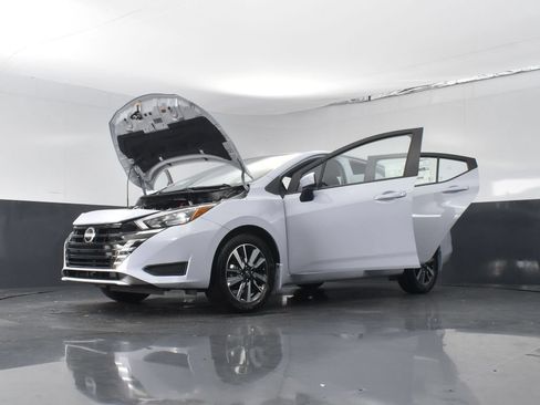 Used 2025 Nissan Versa SV w/ Trunk Package FWD image 29