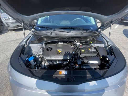 Used 2025 Kia Soul LX w/ LX Technology Package image 32