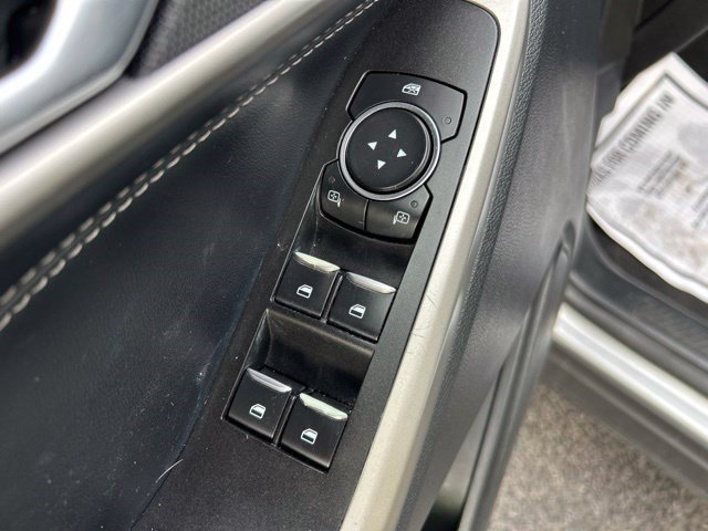 Used 2021 Ford Explorer XLT w/ Equipment Group 202A AWD/4WD image 12