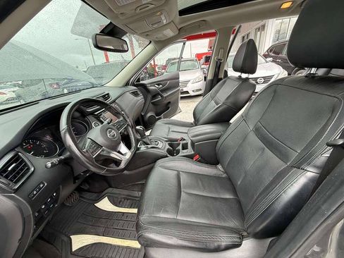 Used 2018 Nissan Rogue SL w/ Premium Package FWD image 5