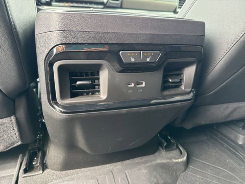 Used 2024 Chevrolet Silverado 2500 ZR2 w/ Technology Package image 44