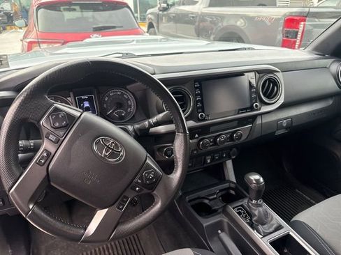 Used 2021 Toyota Tacoma TRD Sport image 15