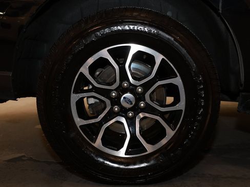 Used 2024 Ford Expedition Max XLT image 27