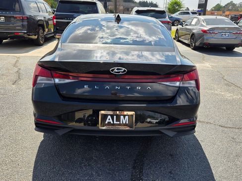Used 2022 Hyundai Elantra SEL FWD image 10