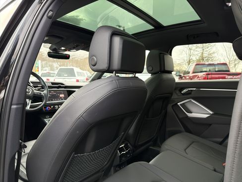 Used 2022 Audi Q3 2.0T Premium image 29