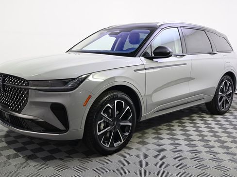 New 2026 Lincoln Nautilus Reserve image 2