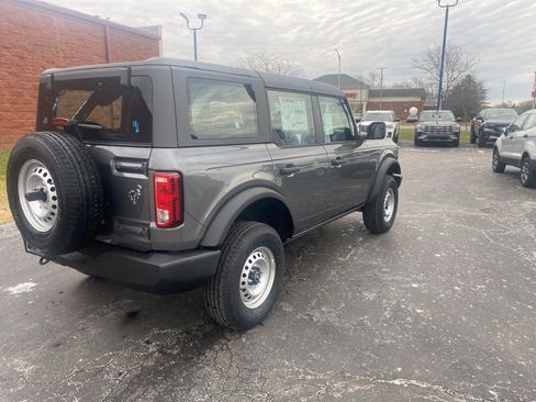 New 2025 Ford Bronco Base image 6