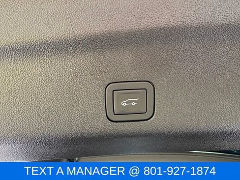 Used 2025 GMC Yukon AT4 Ultimate w/ LPO, AT4 Appearance Package AWD/4WD image 11