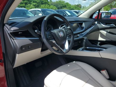 Used 2023 Buick Enclave Essence image 12