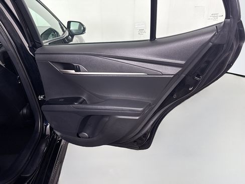 Used 2025 Toyota Camry SE image 28