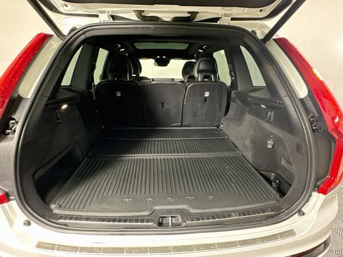 Used 2016 Volvo XC90 T5 R-Design FWD image 29