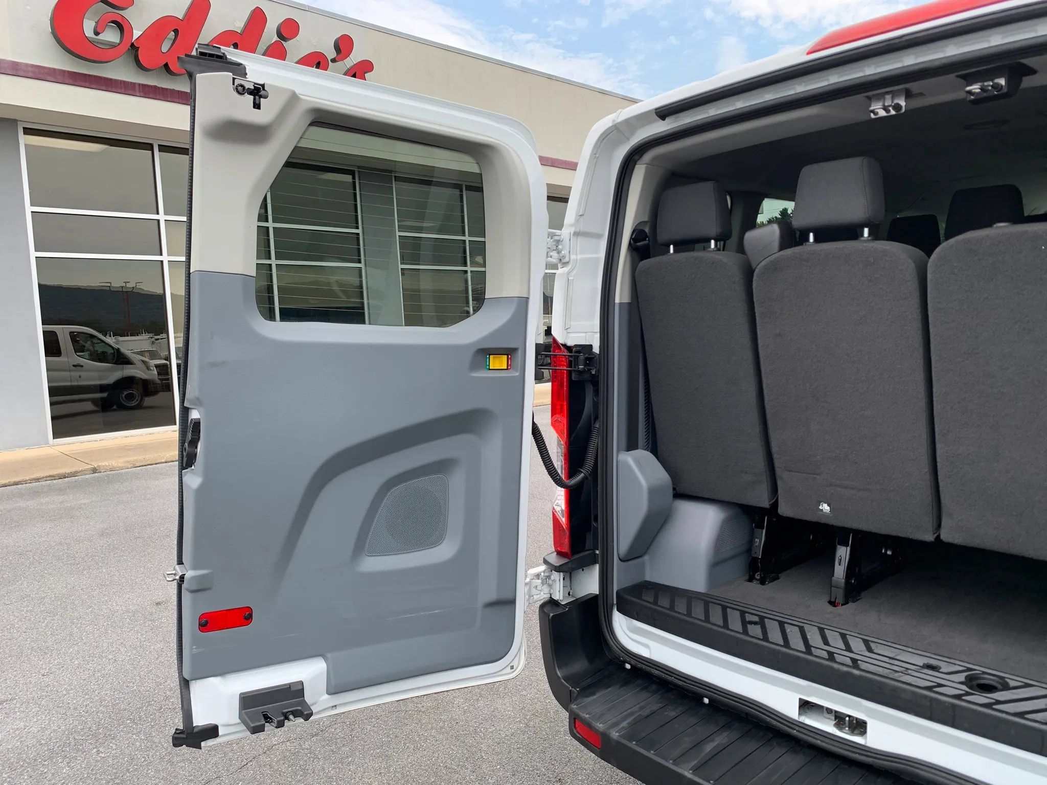 Used 2018 Ford Transit 350 XL RWD image 38
