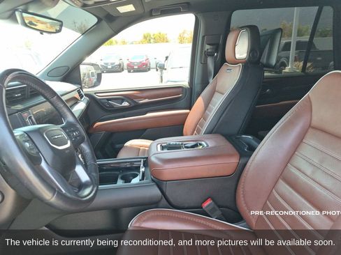 Used 2023 GMC Yukon Denali Ultimate AWD/4WD image 11