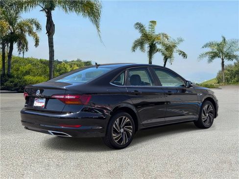 Used 2019 Volkswagen Jetta SEL Premium FWD image 5