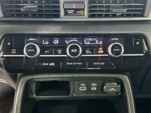Used 2025 Honda Pilot EX-L image 23
