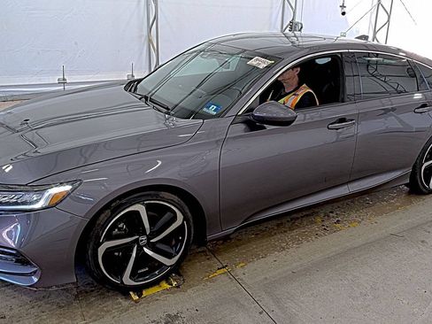 Used 2018 Honda Accord Sport image 4