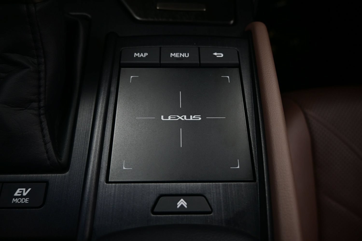 Used 2022 Lexus ES 300h w/ Luxury Package FWD image 28