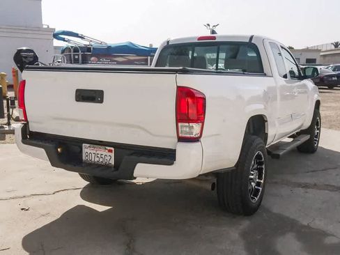 Used 2017 Toyota Tacoma SR w/ SR Convenience Package image 9