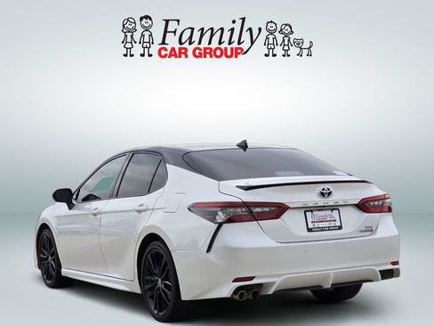 Used 2024 Toyota Camry XSE FWD image 3