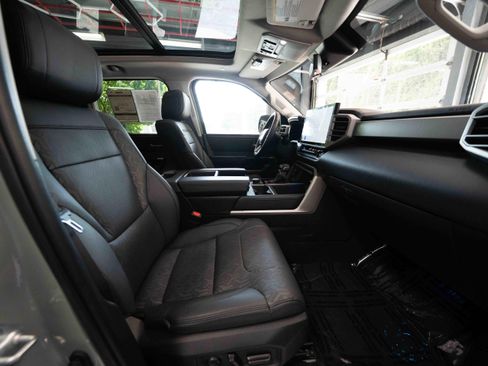 Used 2024 Toyota Tundra Limited AWD/4WD image 26
