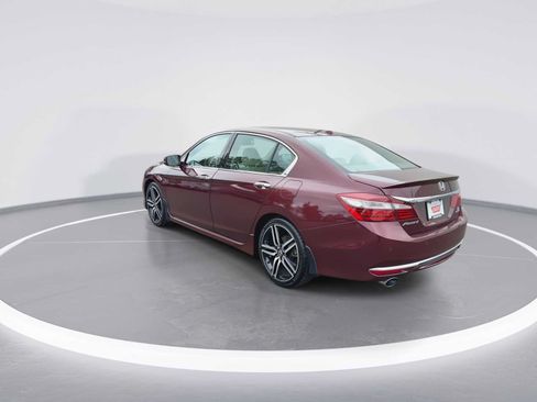 Used 2017 Honda Accord Touring image 6