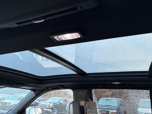 Certified 2025 GMC Yukon Denali Ultimate w/ LPO, Floor Liner Package image 13