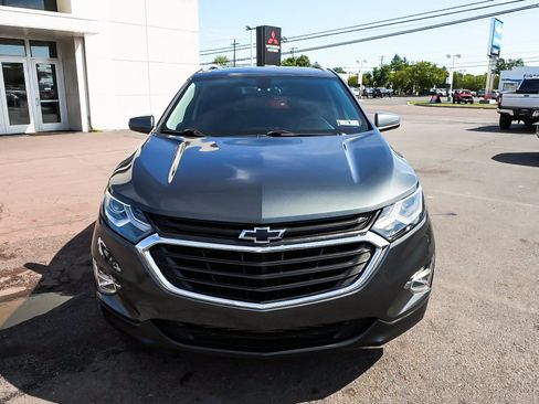 Used 2019 Chevrolet Equinox LT w/ Sun & Navigation Package AWD/4WD image 2