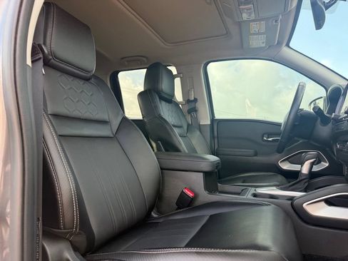 Used 2024 Nissan Frontier SL w/ Technology Package RWD image 26