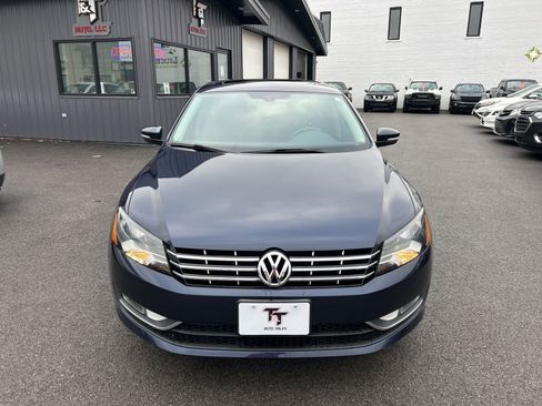 Used 2015 Volkswagen Passat 1.8T SEL Premium image 9