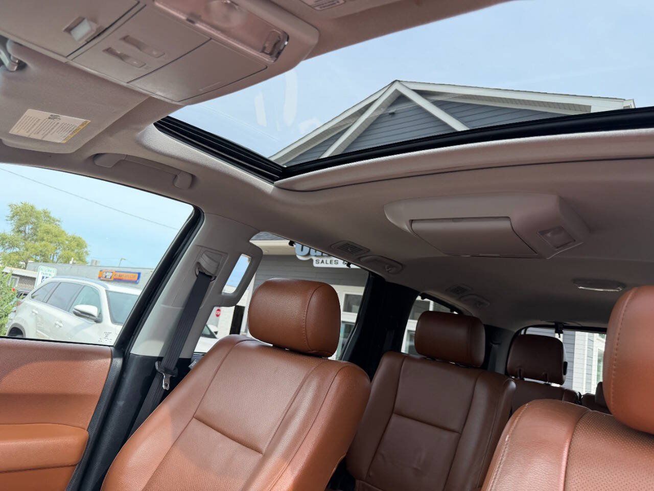 Used 2016 Toyota Sequoia Platinum AWD/4WD image 35
